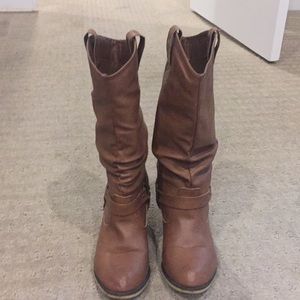 Fun & trendy cowboy boots!